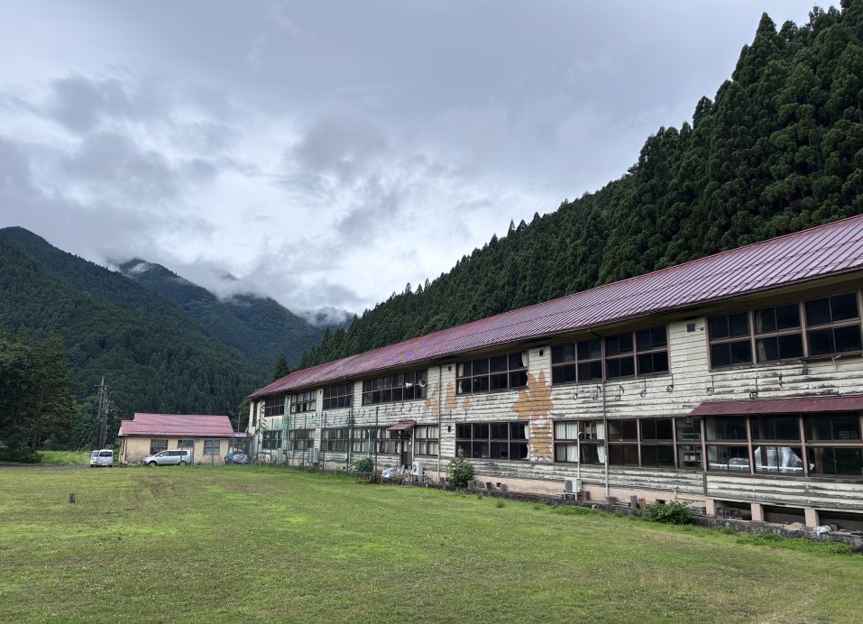 旧山形小学校の校庭